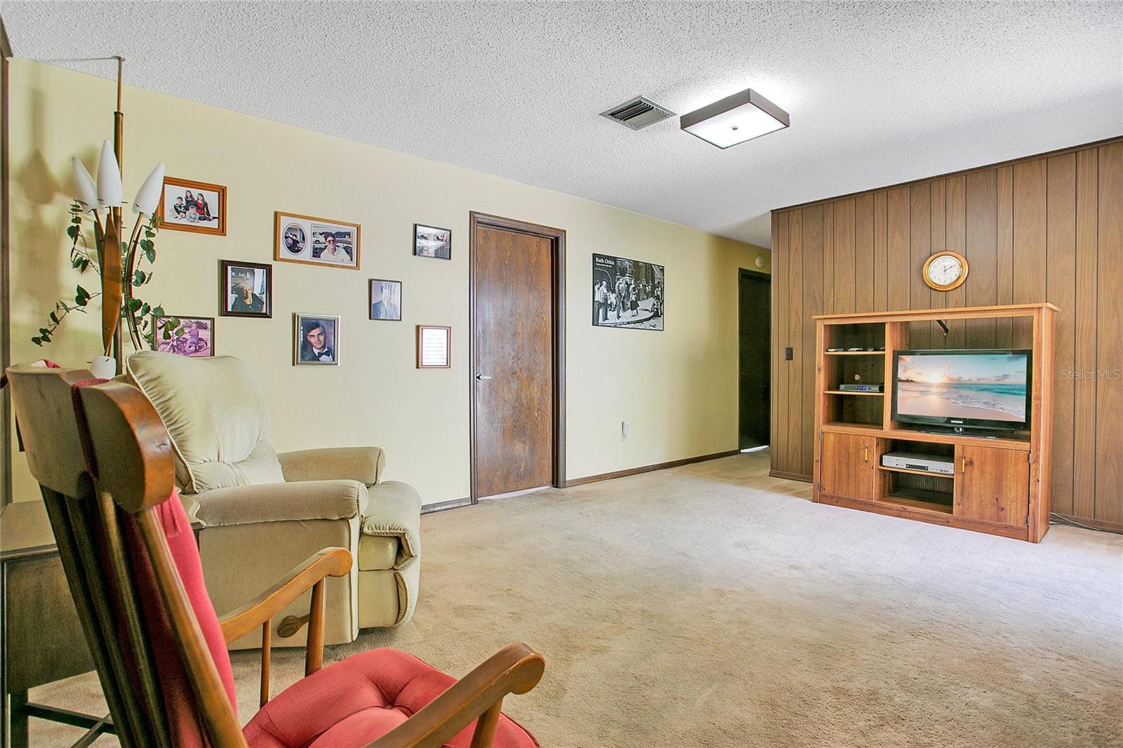 Image 12 of 36 For 4490 Foxchase Drive