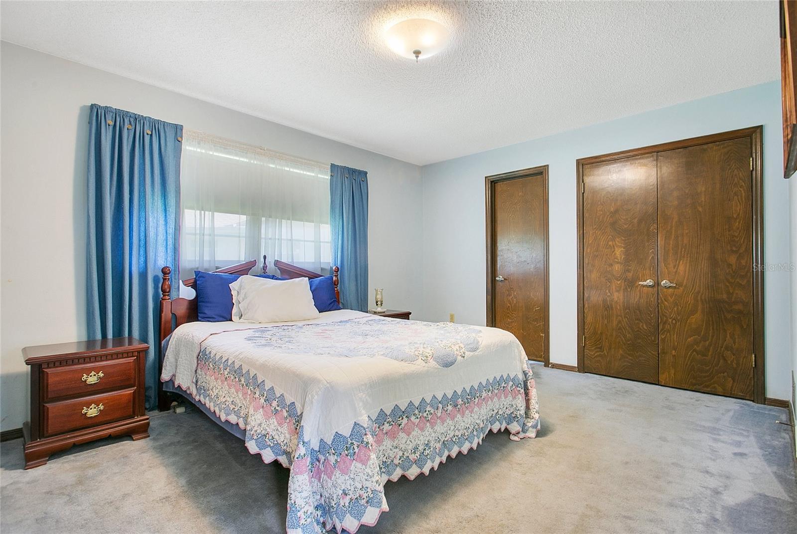 Image 15 of 36 For 4490 Foxchase Drive