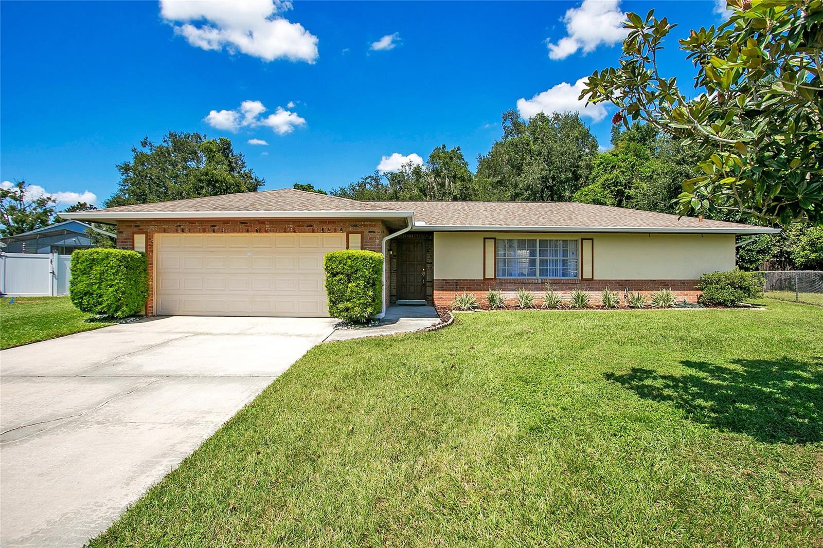 Image 3 of 36 For 4490 Foxchase Drive