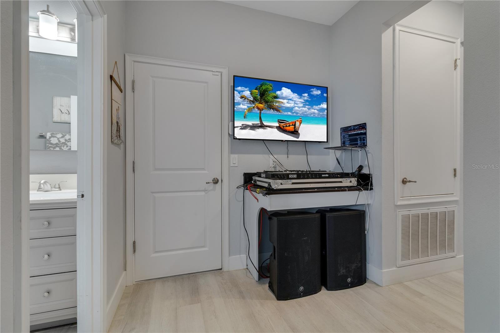 Image 38 of 50 For 1510 Bunker Drive