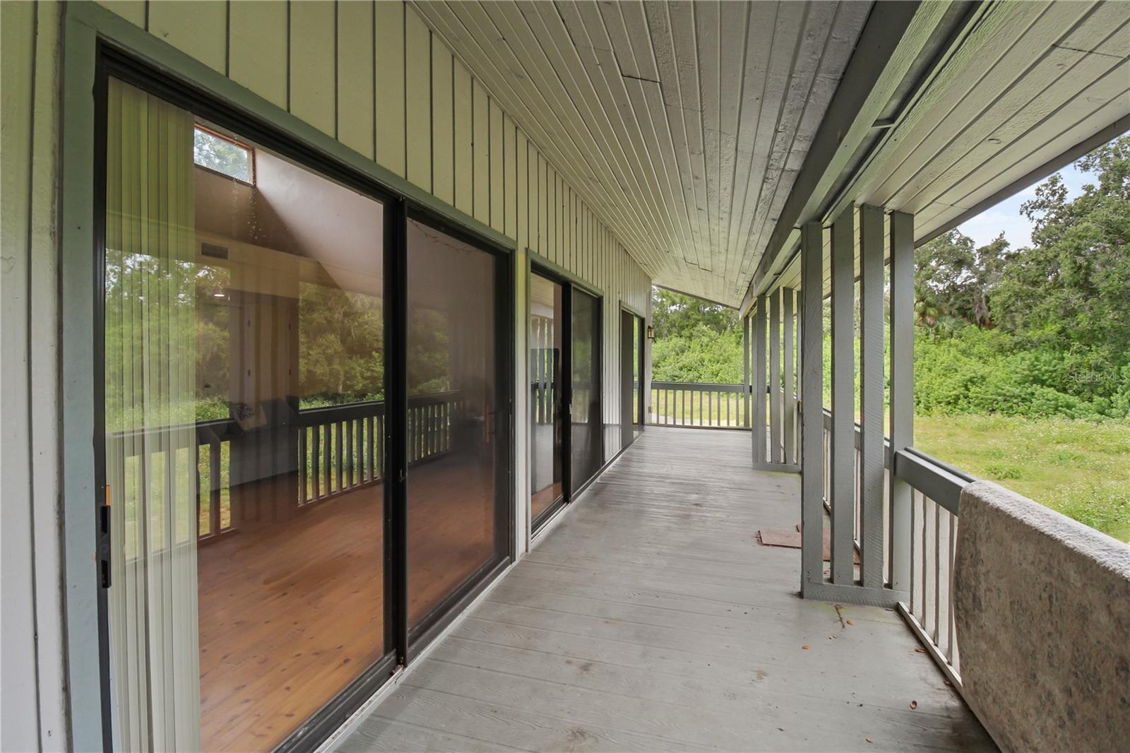 Image 17 of 18 For 3566 Camelot Drive 6
