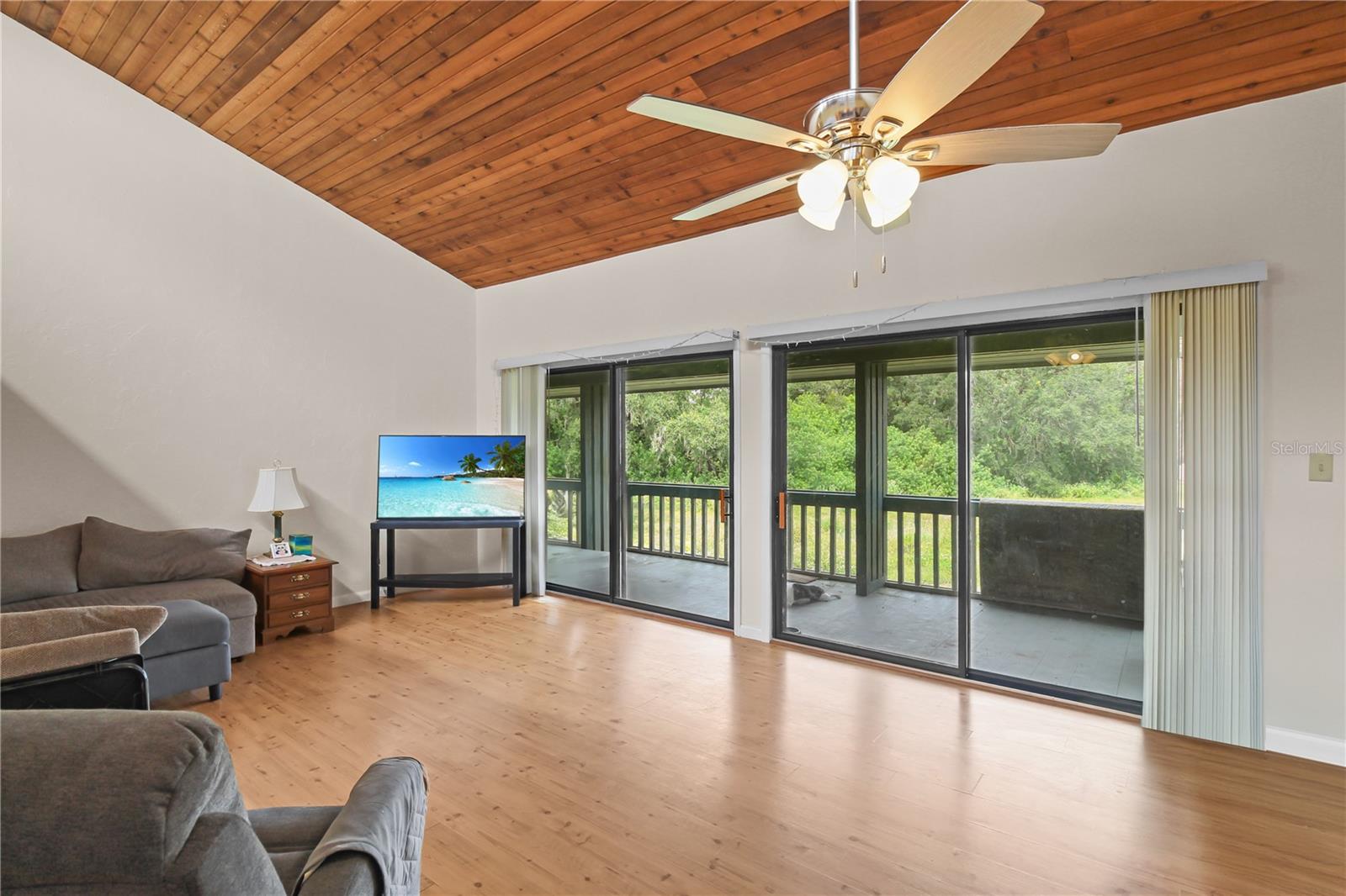 Image 7 of 18 For 3566 Camelot Drive 6