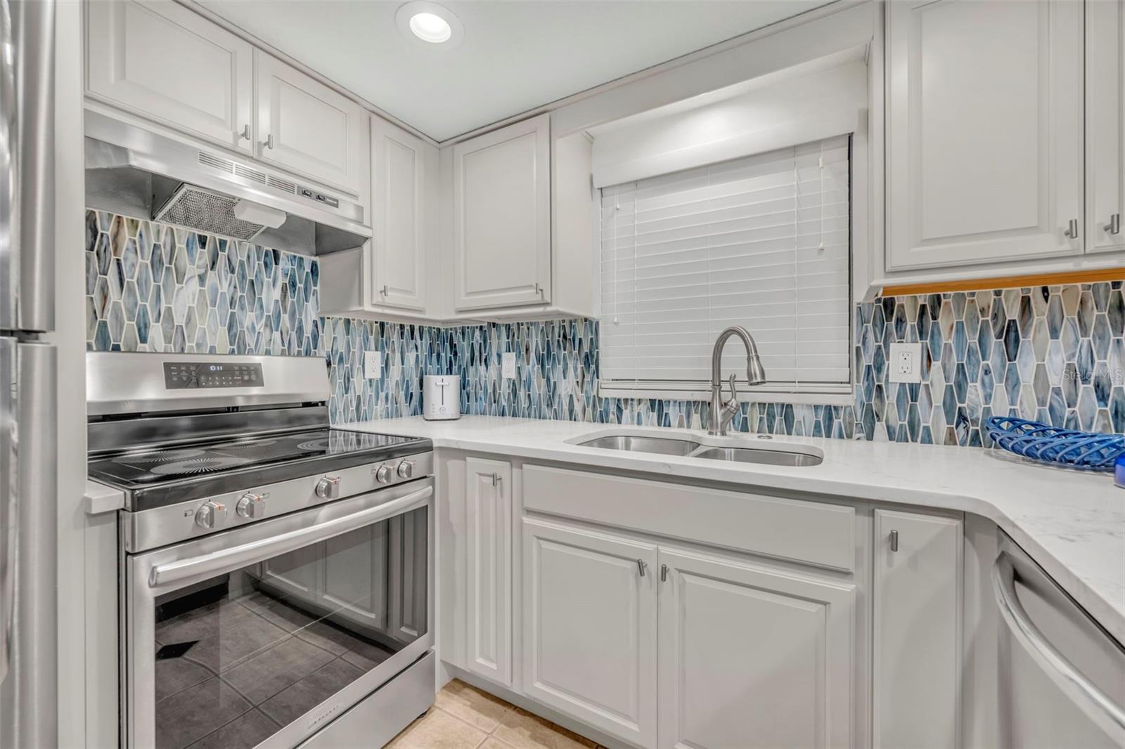 Image 8 of 22 For 535 Interlachen Avenue 203