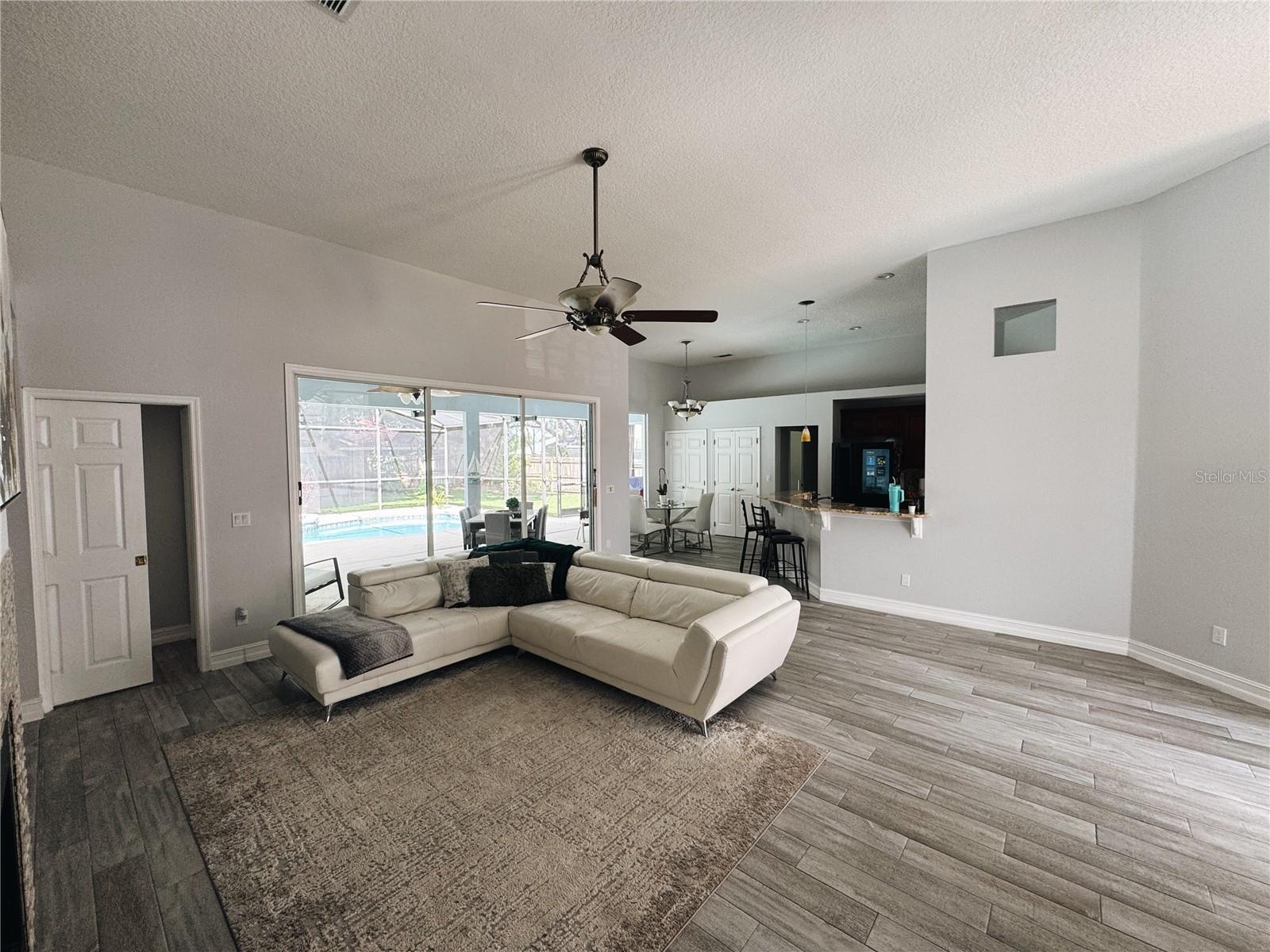 Image 18 of 37 For 10095 Brandon Circle