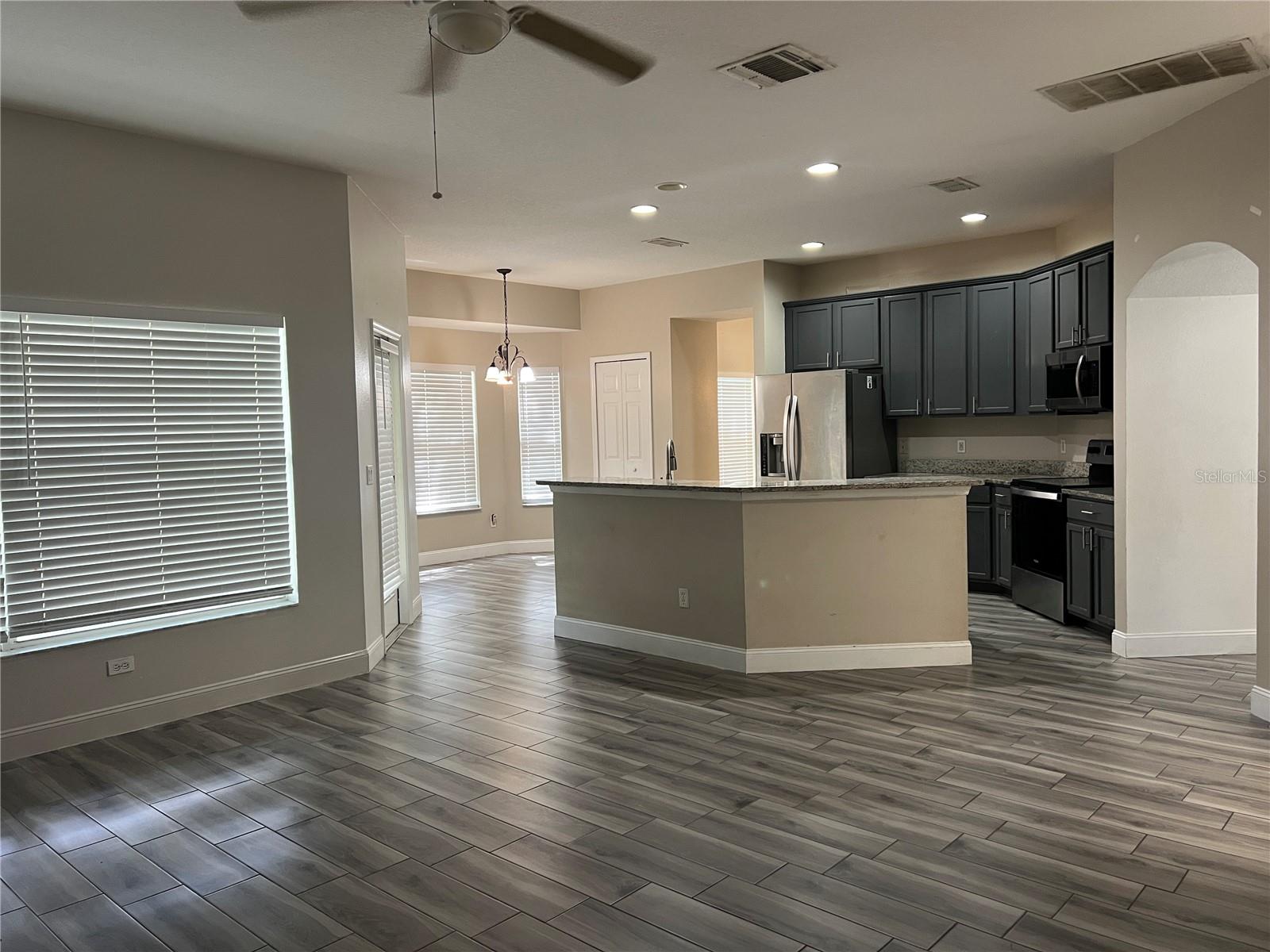 Image 3 of 10 For 816 Silvertip Road