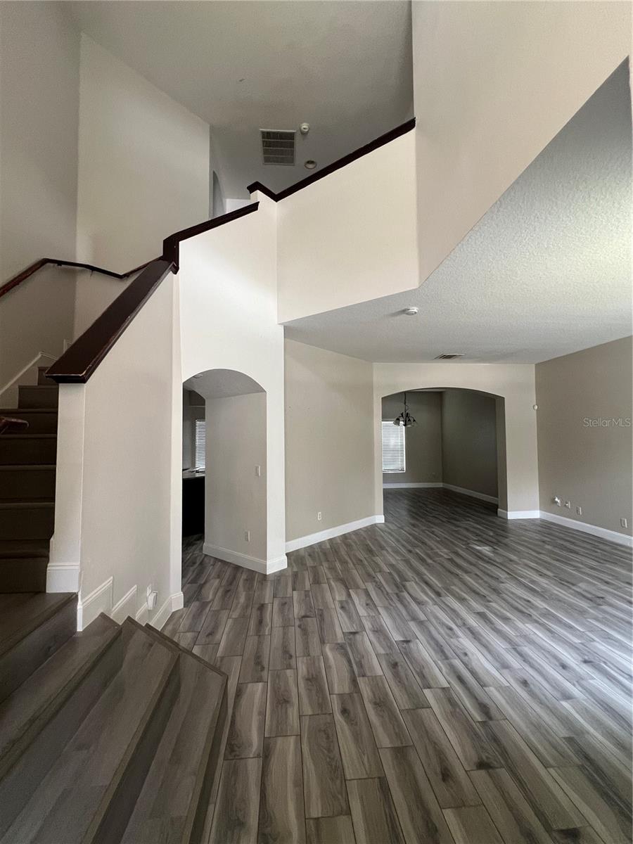 Image 4 of 10 For 816 Silvertip Road
