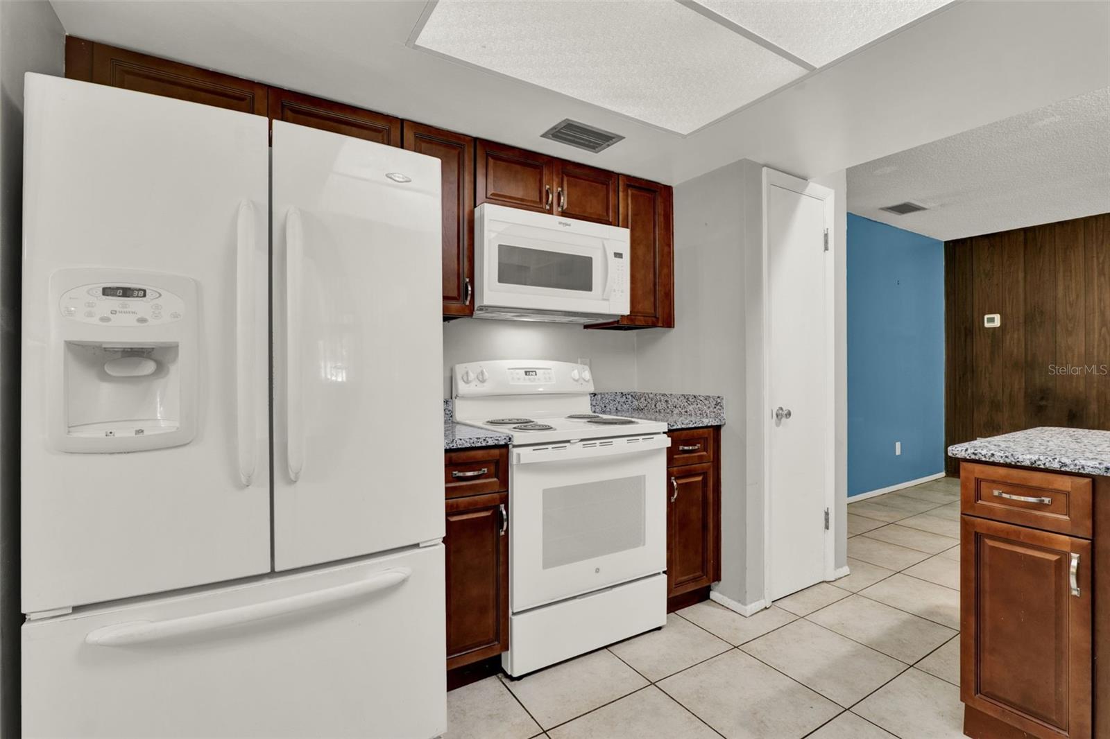Image 10 of 19 For 205 Key West Court