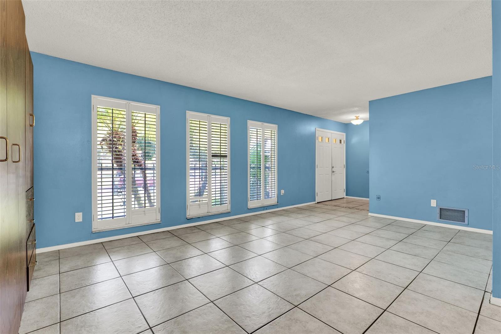 Image 3 of 19 For 205 Key West Court