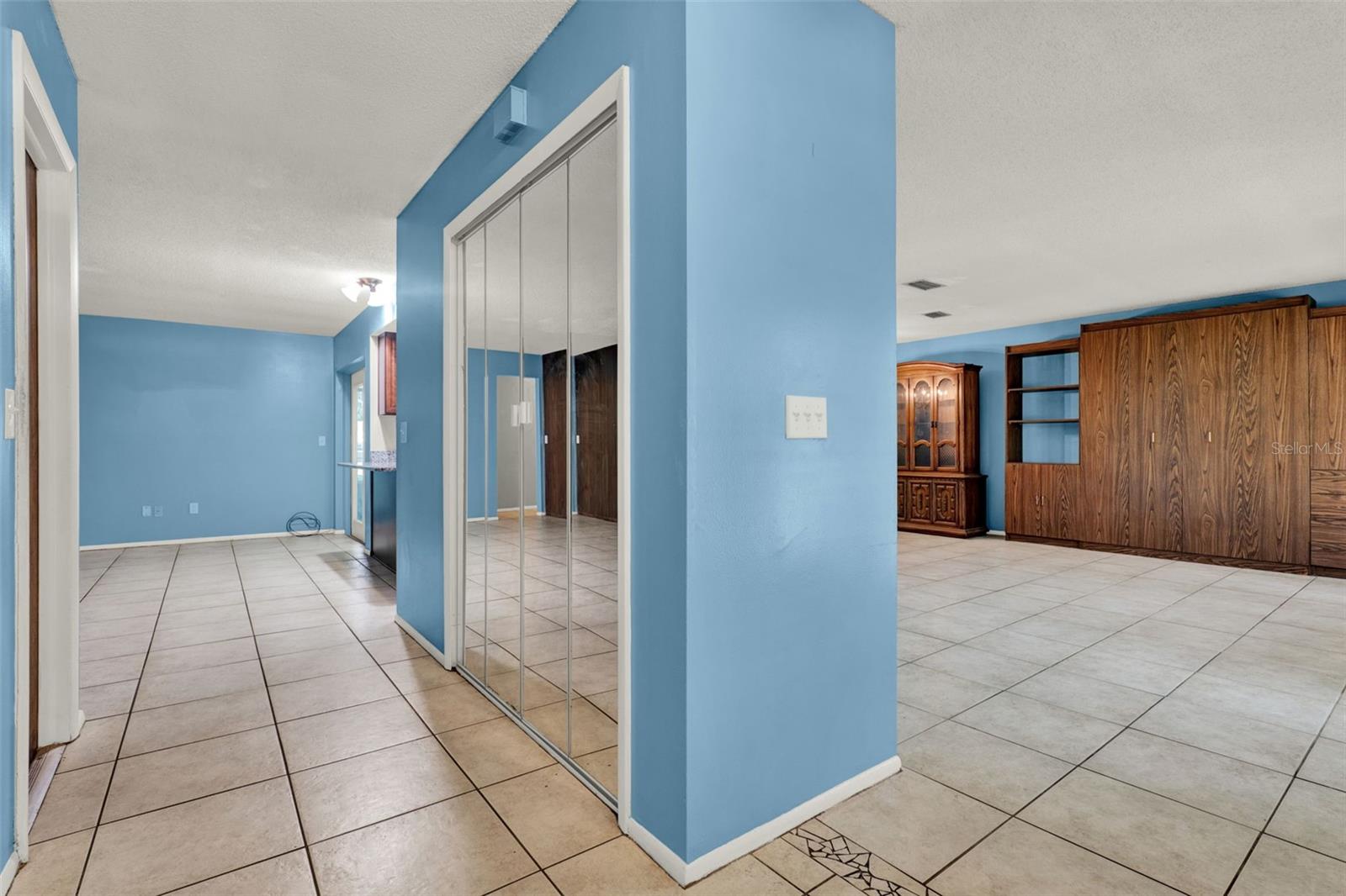 Image 5 of 19 For 205 Key West Court