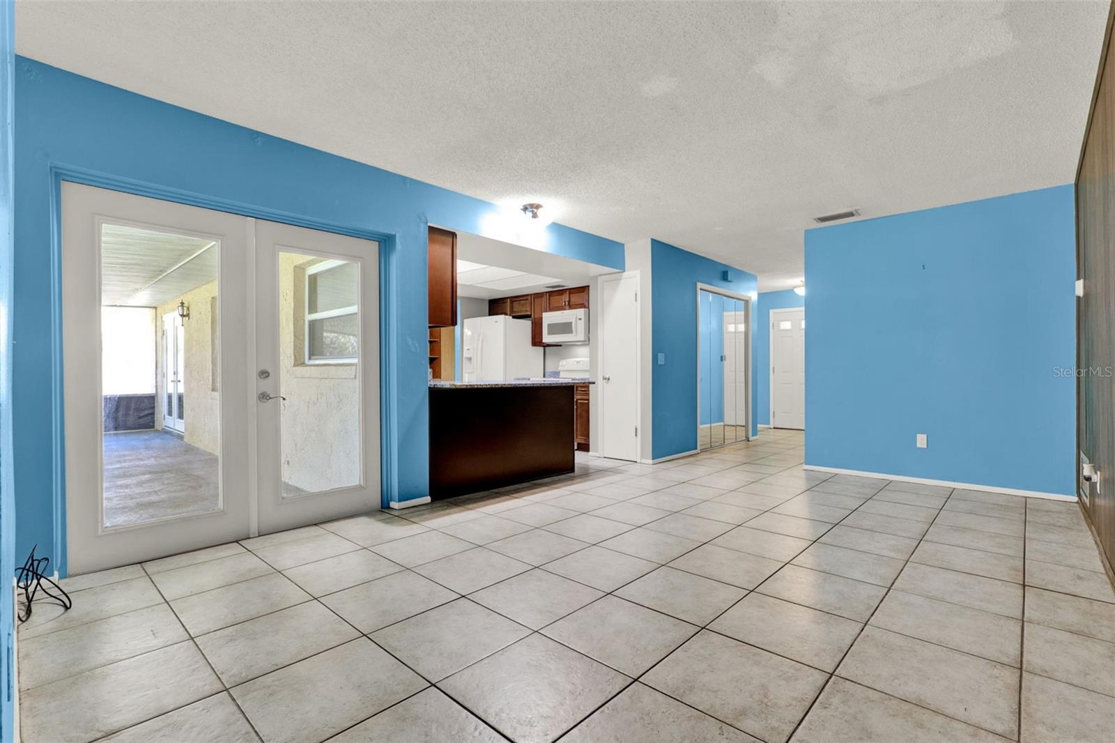Image 6 of 19 For 205 Key West Court