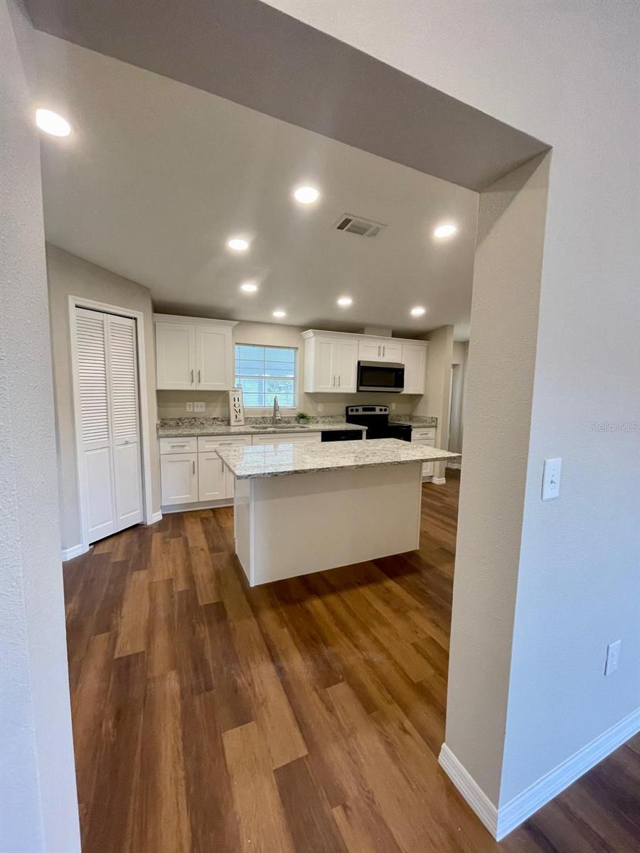 Image 12 of 37 For 14025 Royal Fern Way