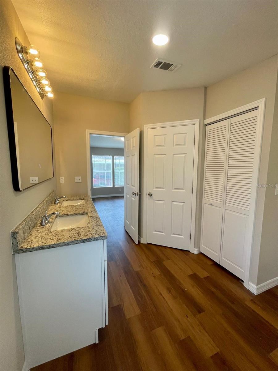 Image 19 of 37 For 14025 Royal Fern Way