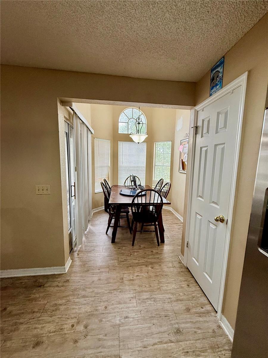 Image 12 of 33 For 905 Northern Dancer Way 207