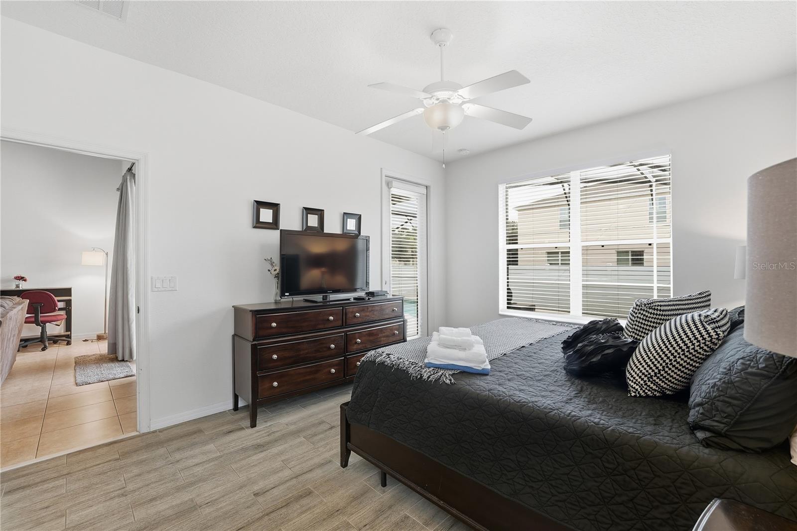 Image 18 of 47 For 4725 Ruby Red Lane