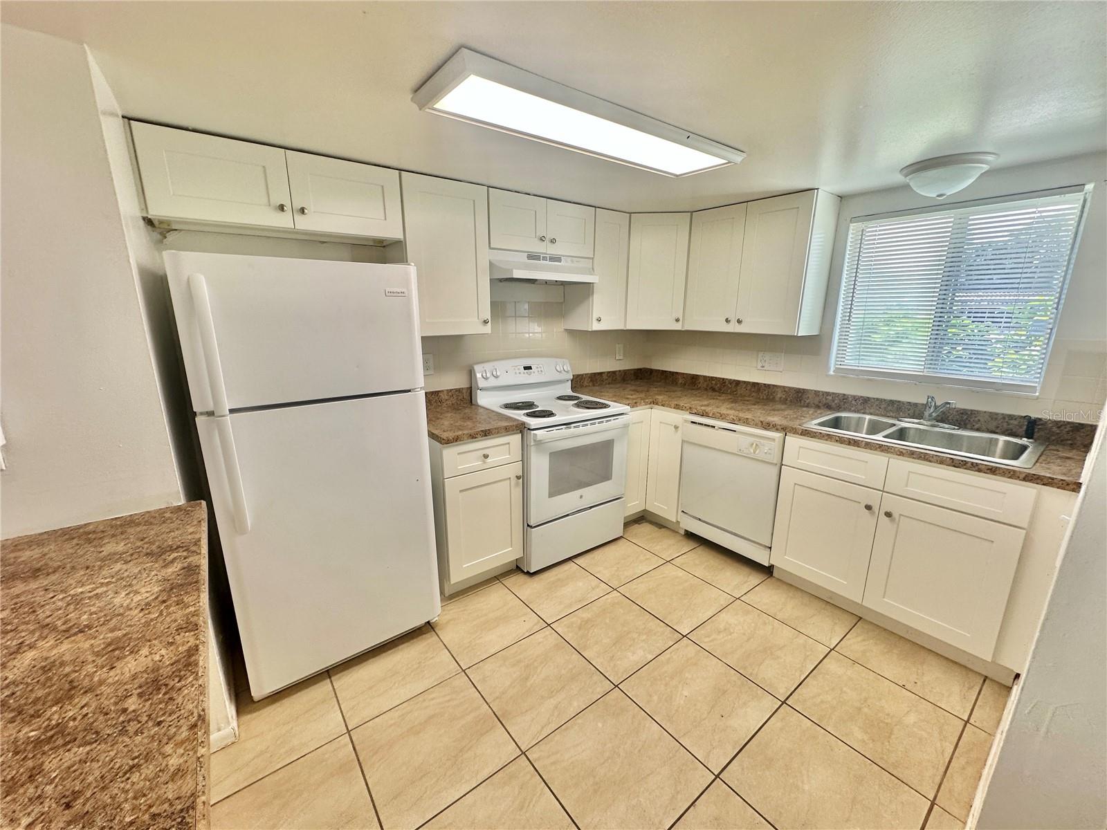 Image 2 of 14 For 2549 Oak Avenue B