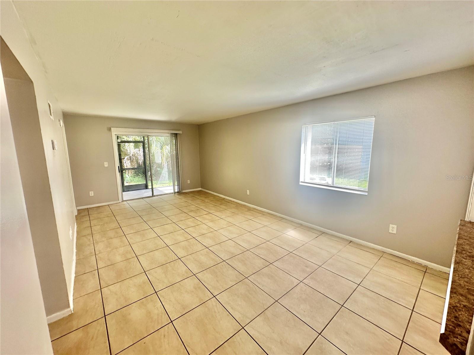 Image 3 of 14 For 2549 Oak Avenue B
