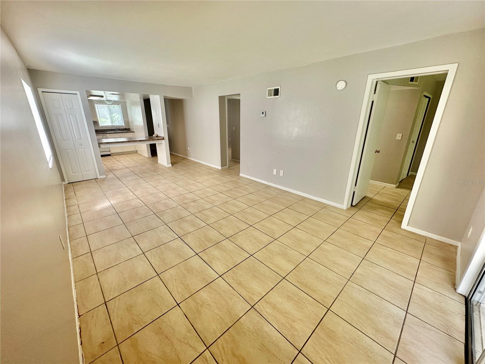 Image 4 of 14 For 2549 Oak Avenue B