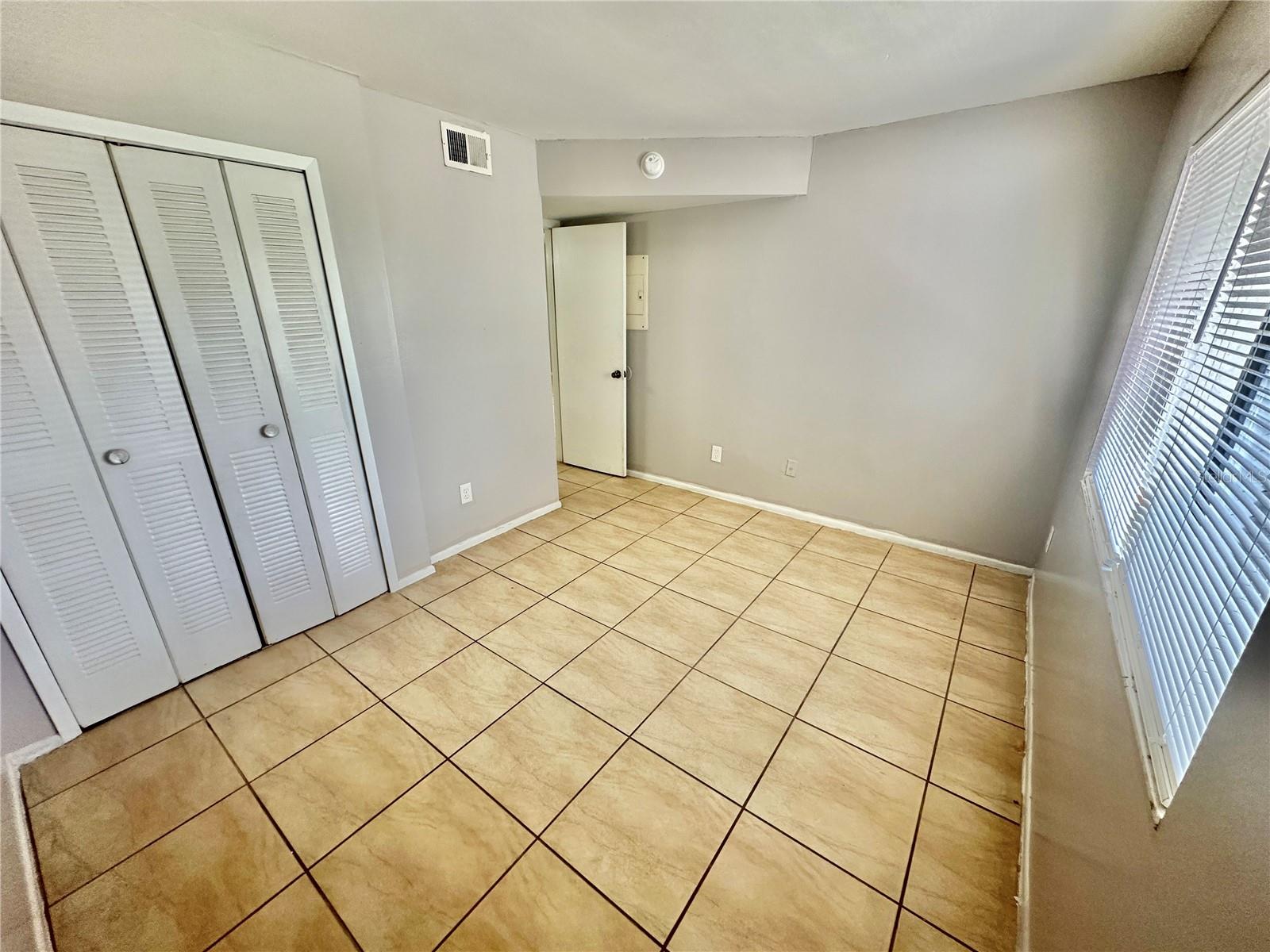 Image 6 of 14 For 2549 Oak Avenue B
