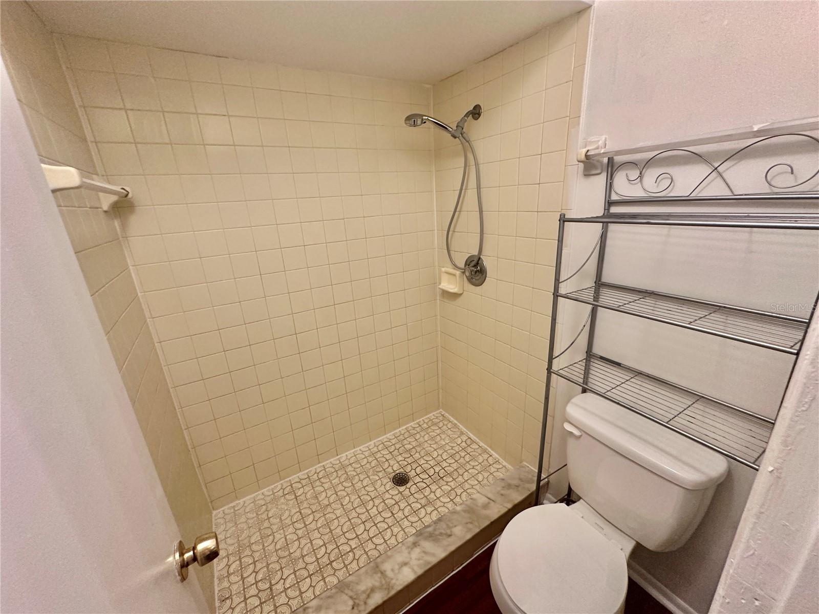 Image 11 of 13 For 2549 Oak Avenue C