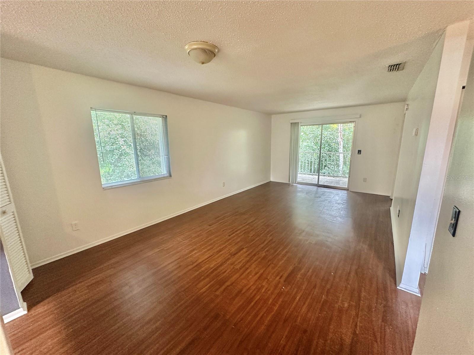 Image 3 of 13 For 2549 Oak Avenue C