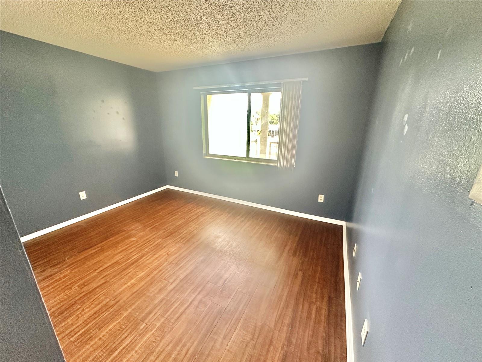 Image 5 of 13 For 2549 Oak Avenue C