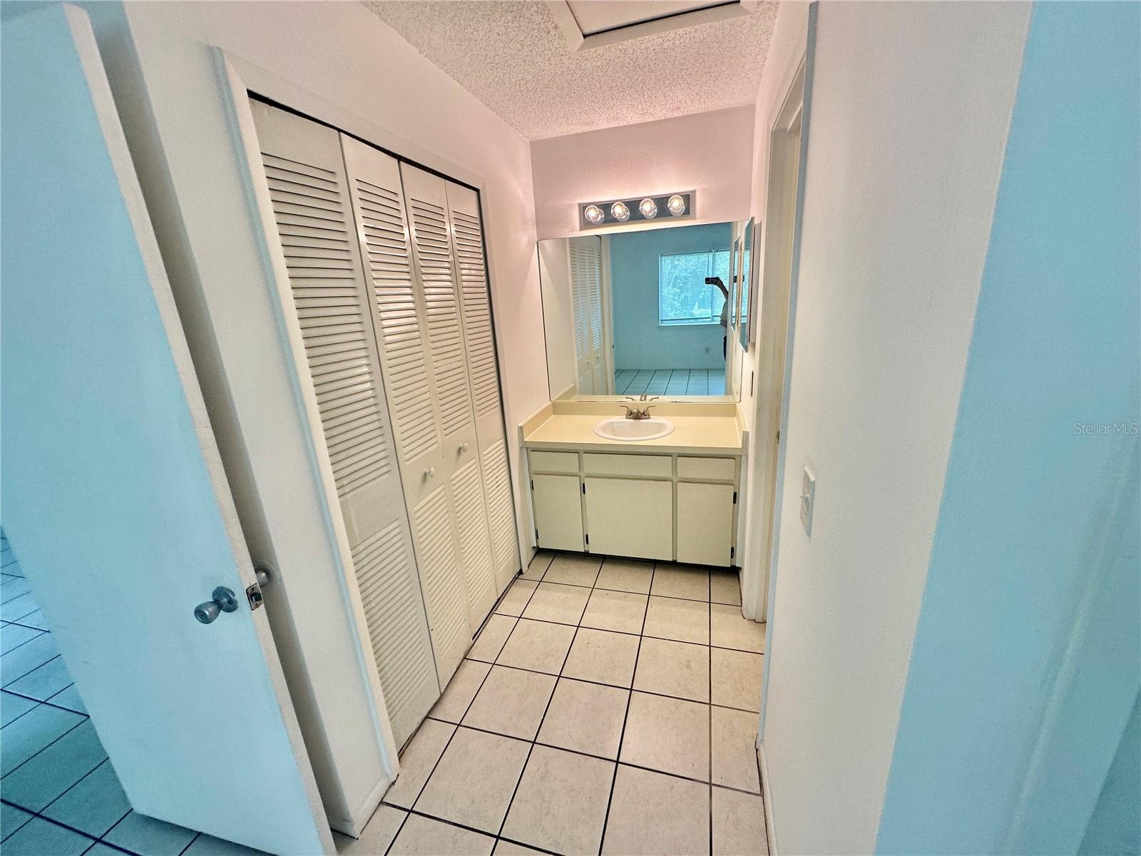 Image 11 of 14 For 2550 Park Avenue D
