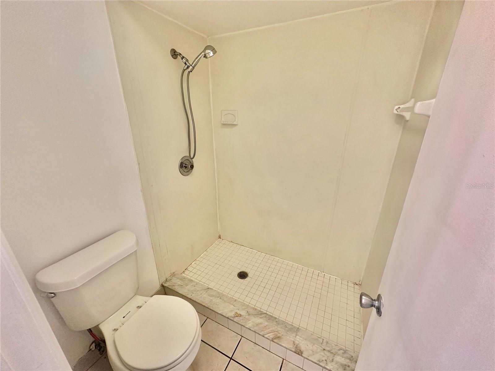Image 12 of 14 For 2550 Park Avenue D