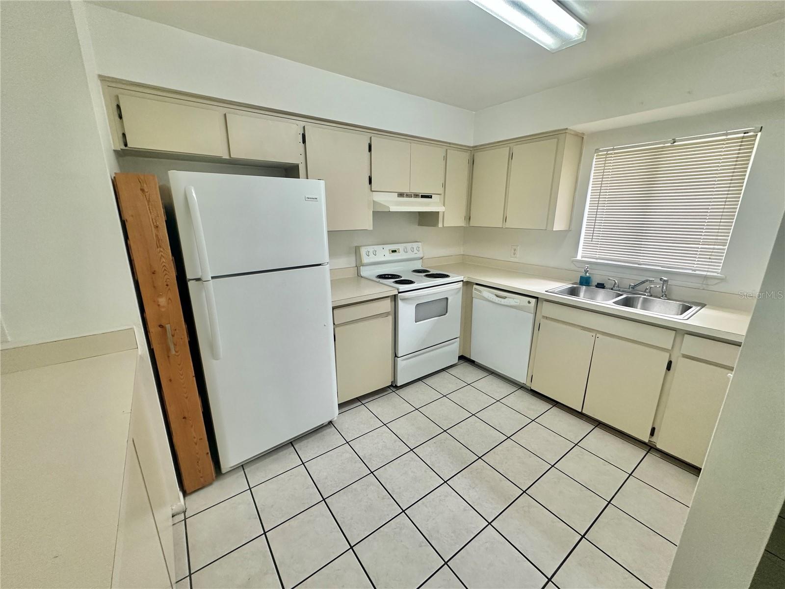 Image 2 of 14 For 2550 Park Avenue D