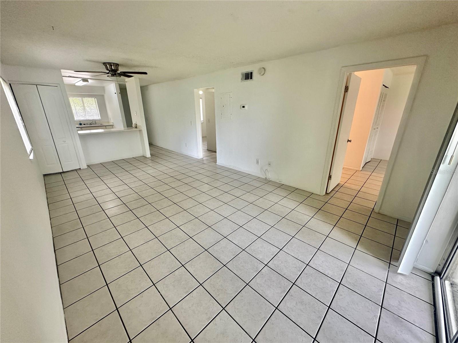 Image 4 of 14 For 2550 Park Avenue D
