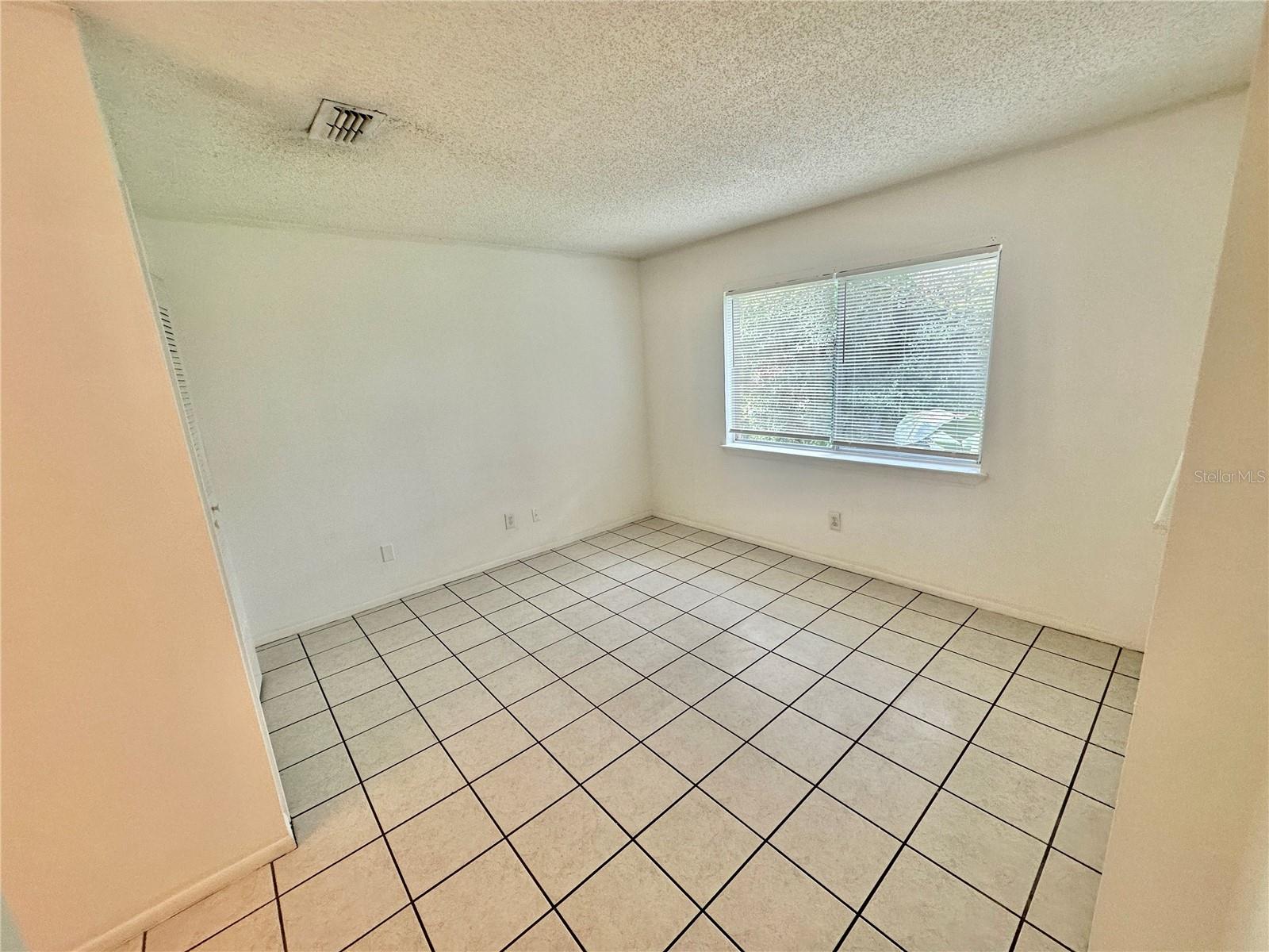 Image 9 of 14 For 2550 Park Avenue D