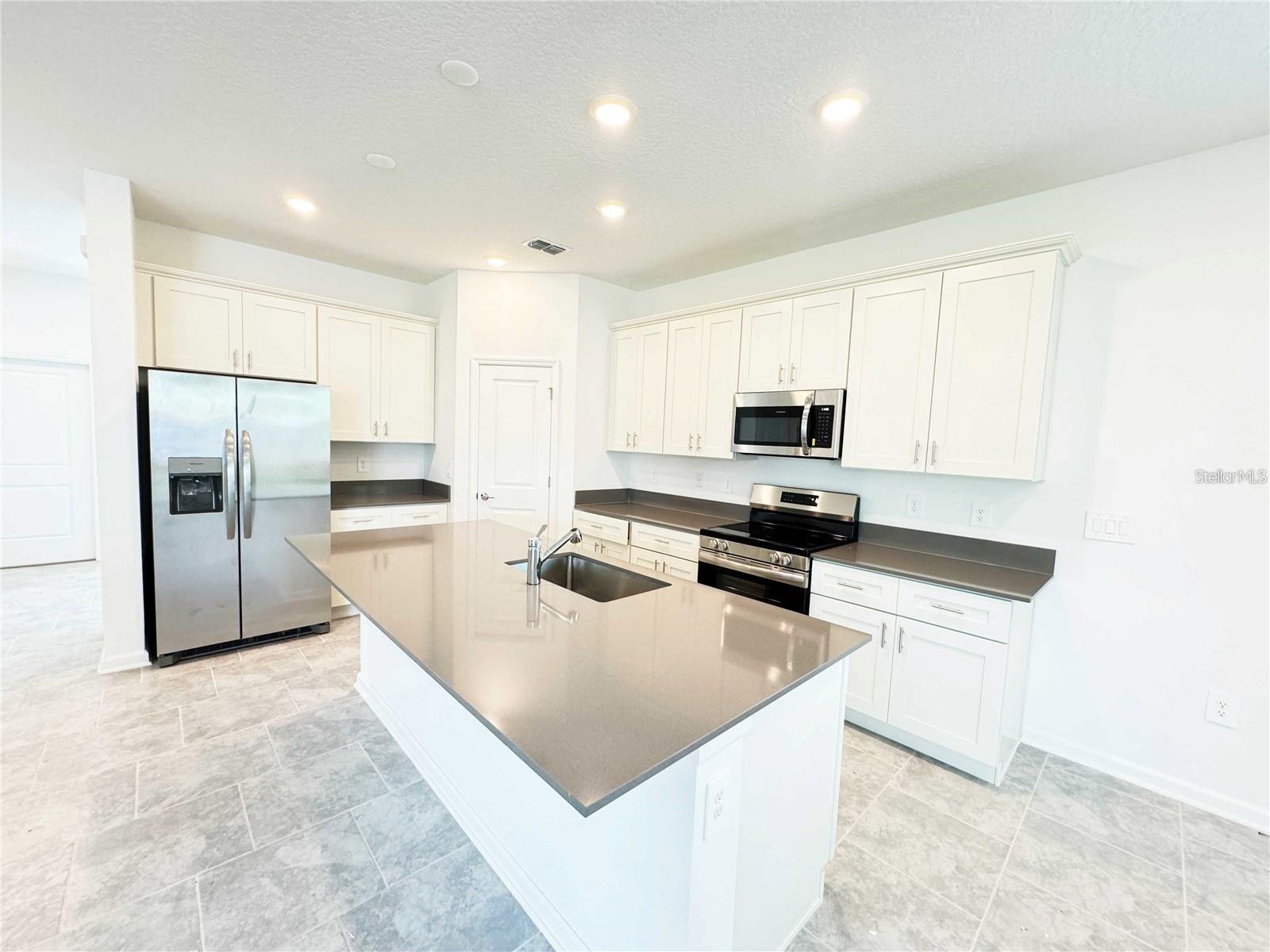Image 4 of 23 For 2122 Sweet Honey Lane