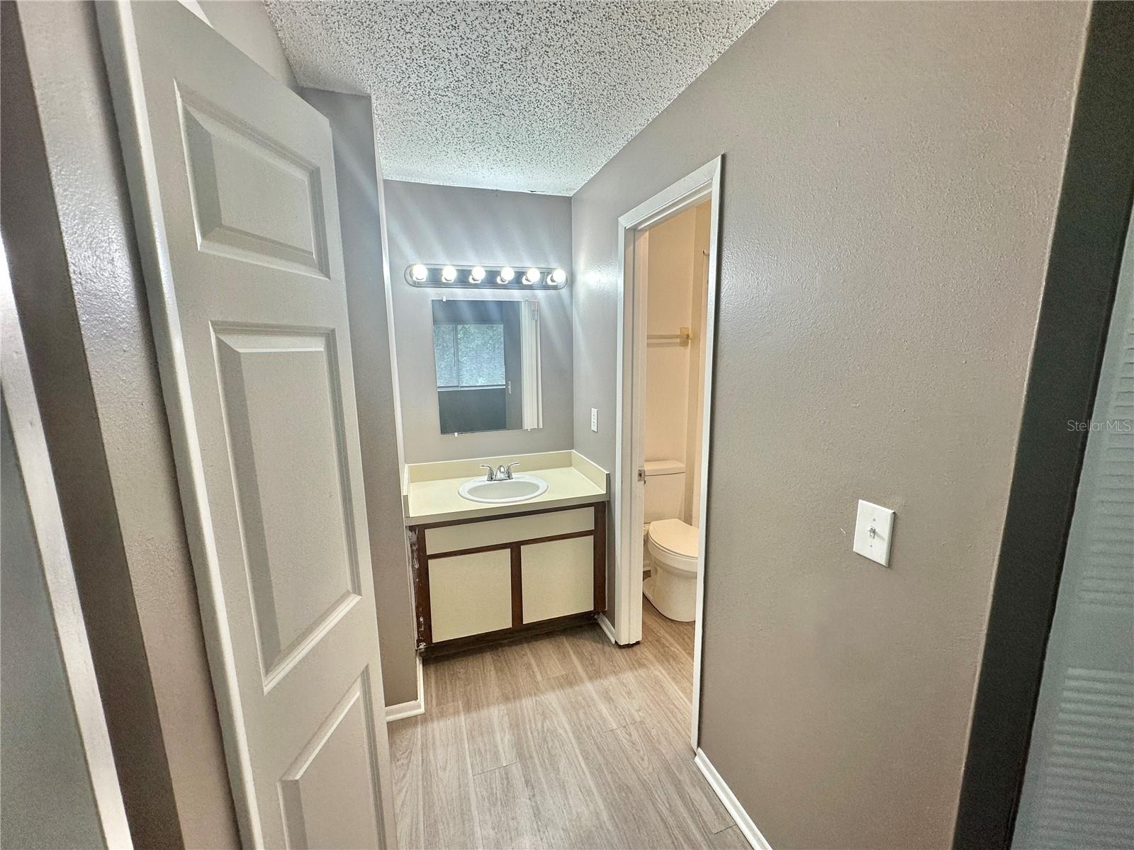 Image 10 of 13 For 2549 Oak Avenue D