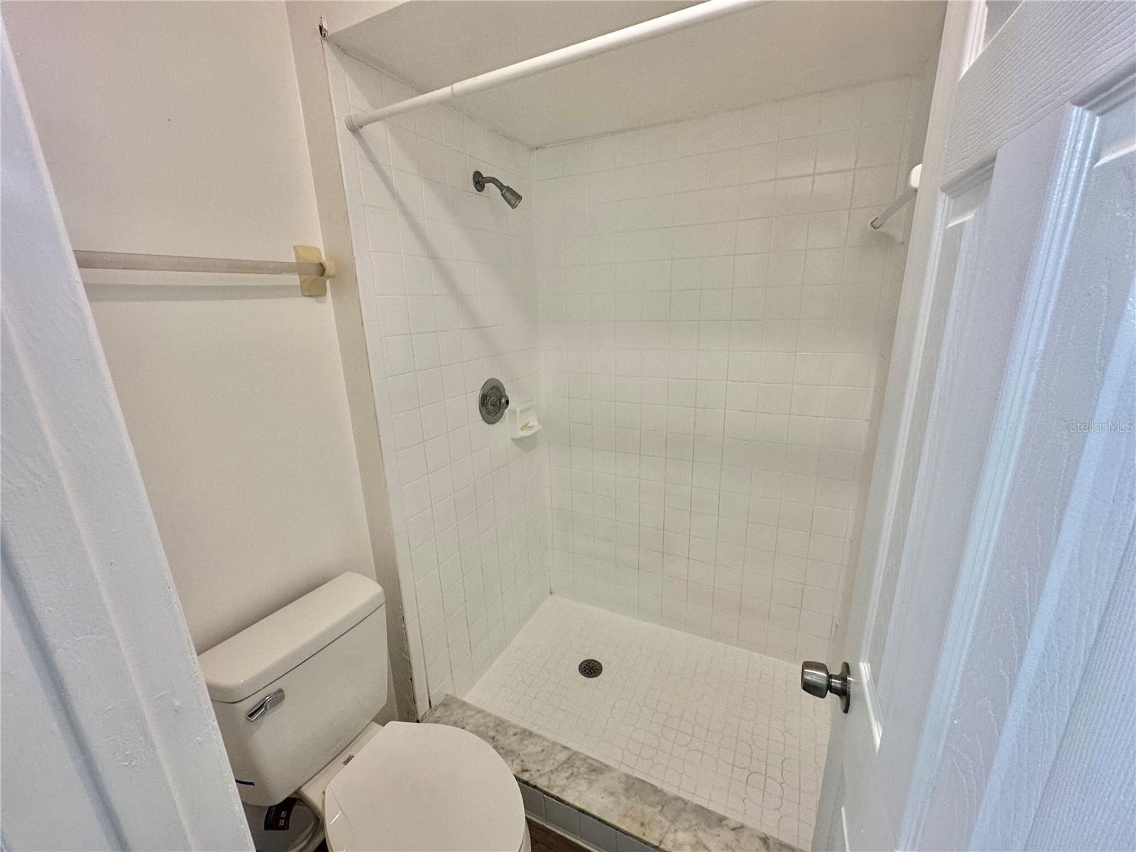 Image 11 of 13 For 2549 Oak Avenue D