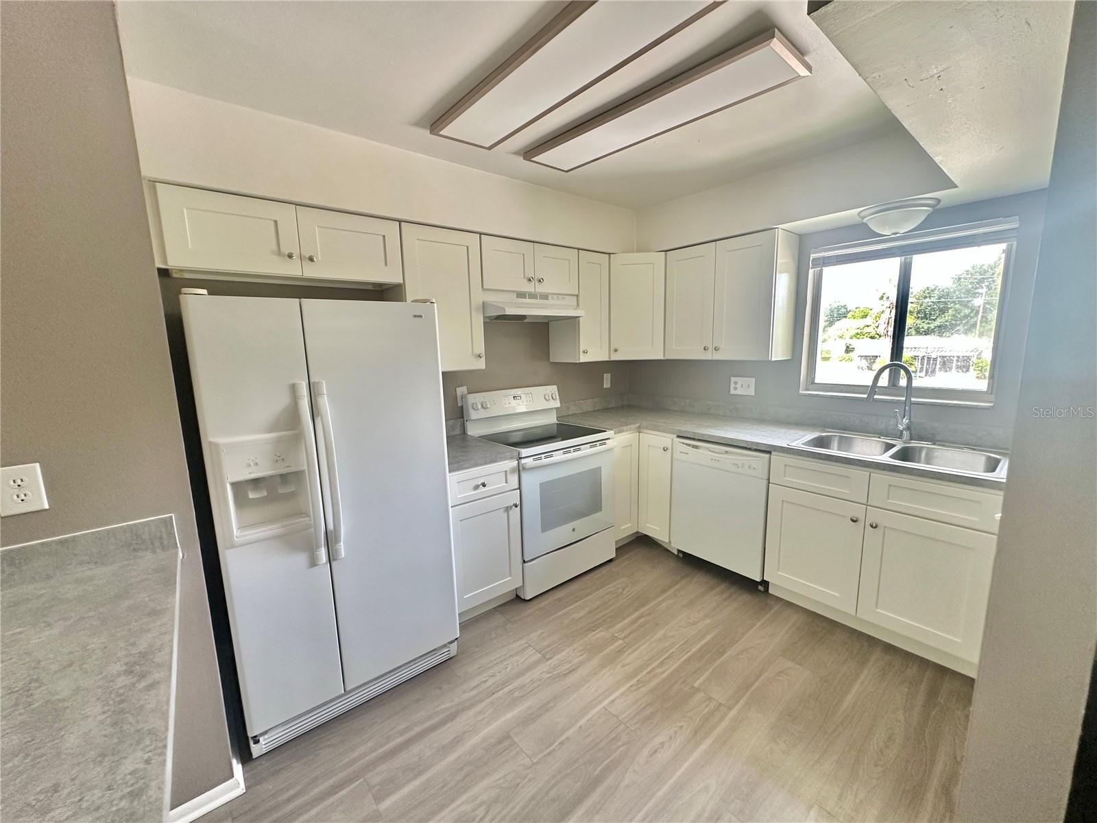 Image 2 of 13 For 2549 Oak Avenue D