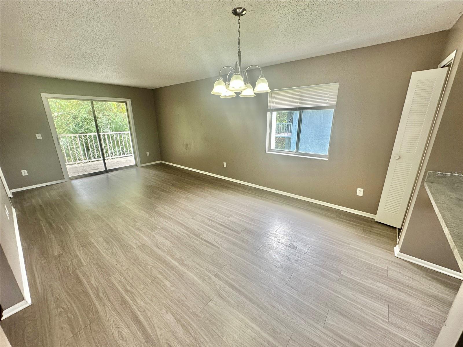 Image 3 of 13 For 2549 Oak Avenue D