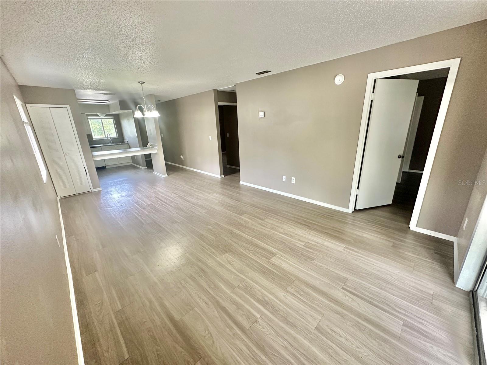 Image 4 of 13 For 2549 Oak Avenue D