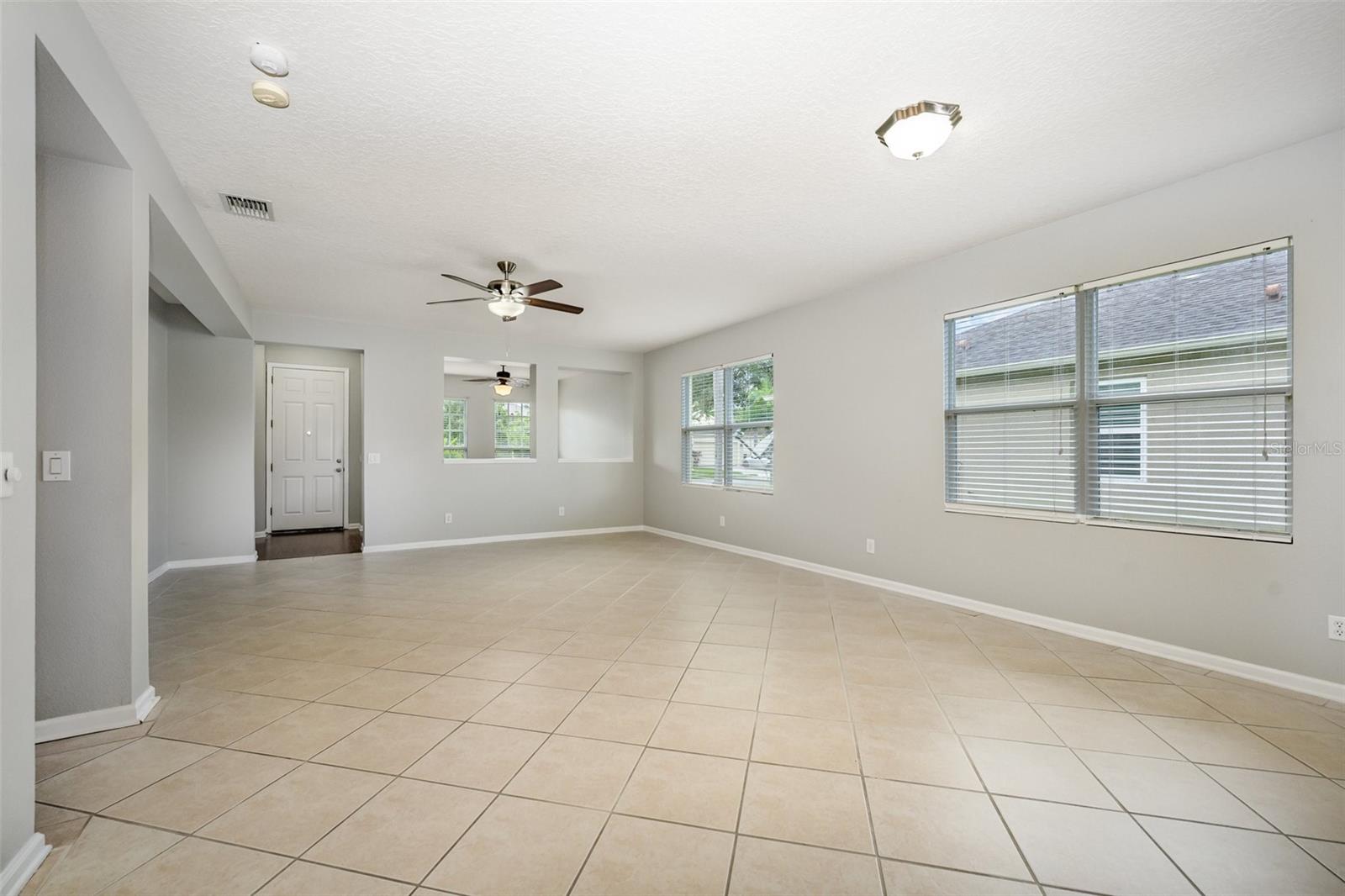 Image 3 of 16 For 531 Cressa Circle