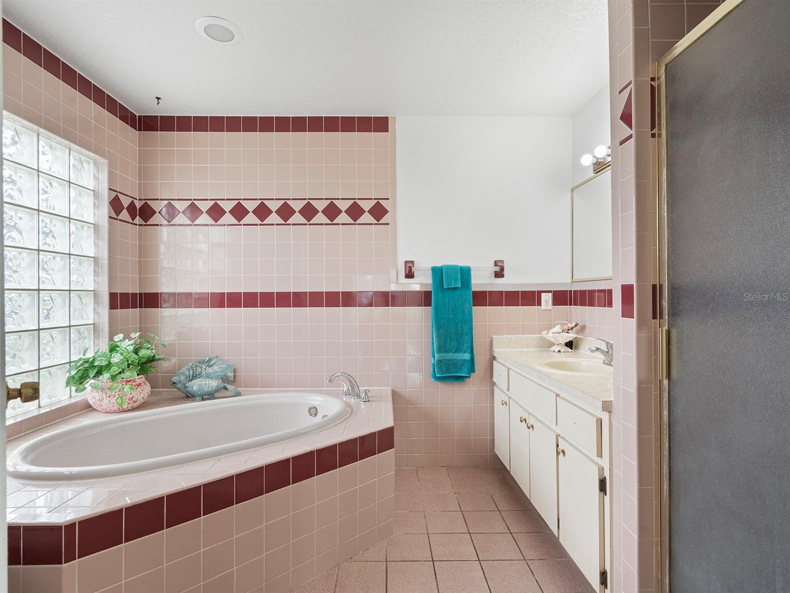 Image 41 of 73 For 3480 Lakeshore Boulevard