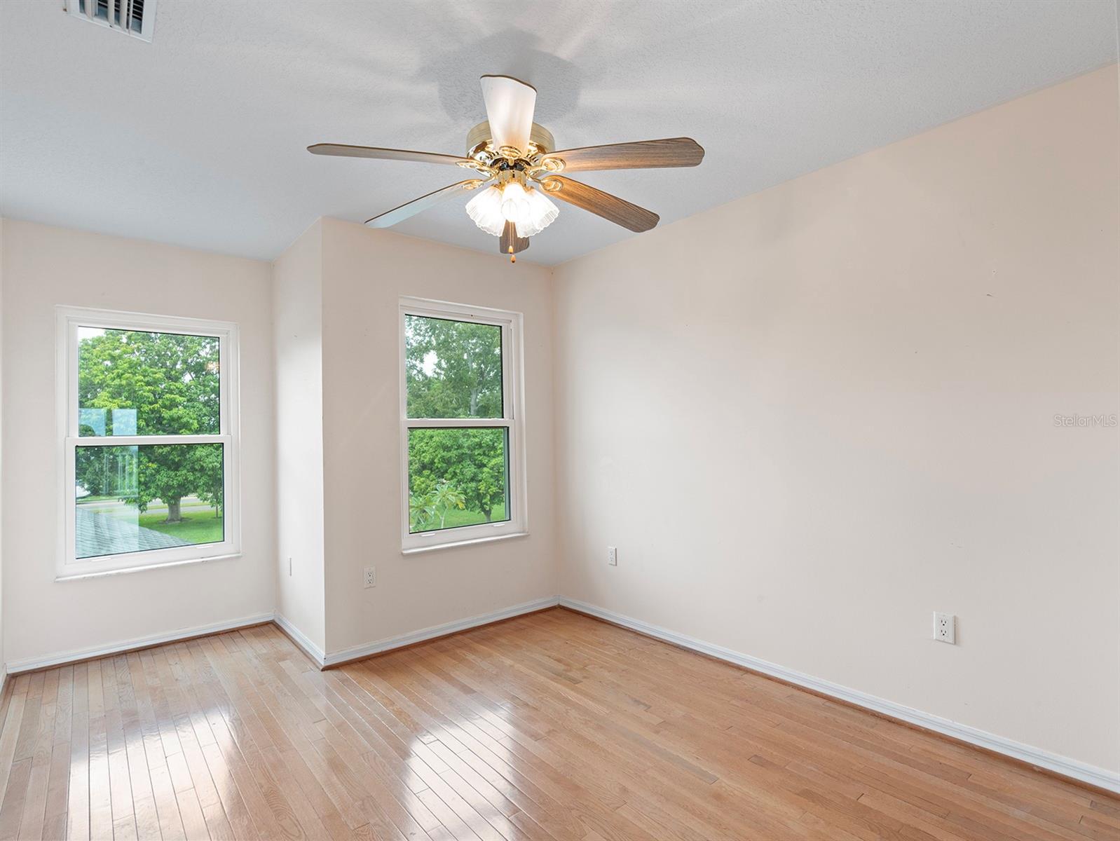 Image 49 of 73 For 3480 Lakeshore Boulevard