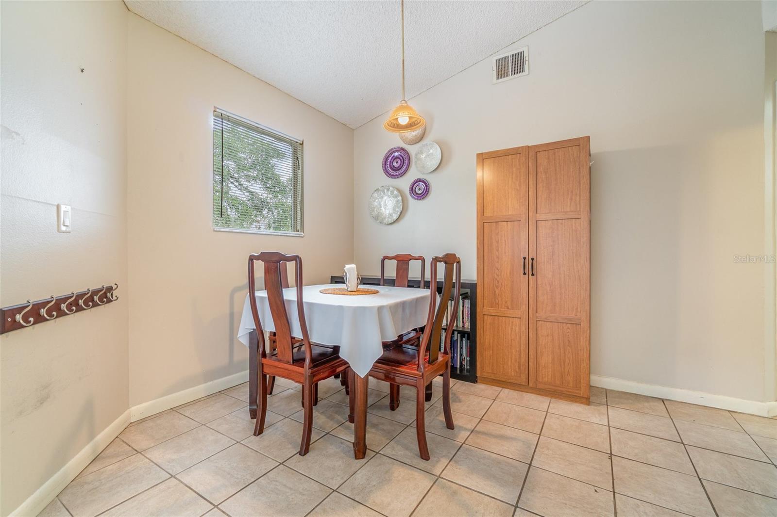 Image 13 of 34 For 2560 Woodgate Boulevard 207