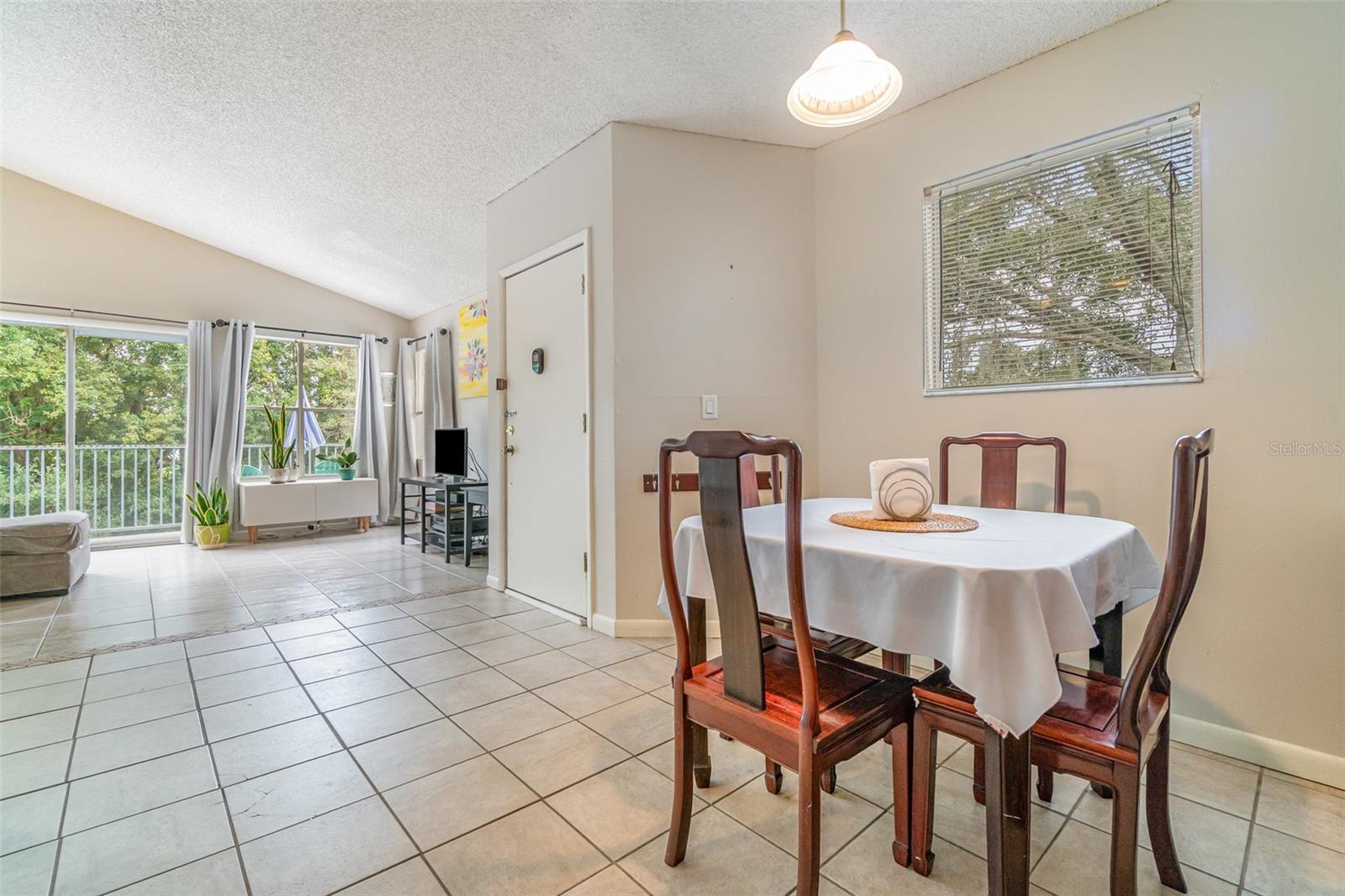 Image 14 of 34 For 2560 Woodgate Boulevard 207