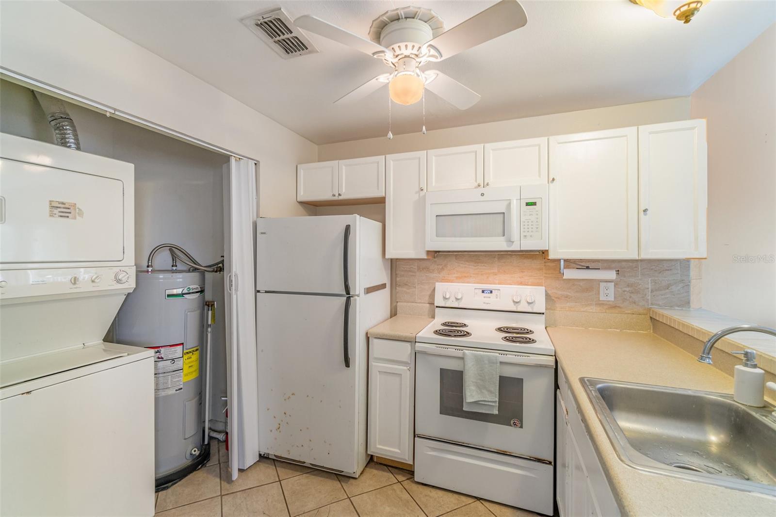 Image 16 of 34 For 2560 Woodgate Boulevard 207