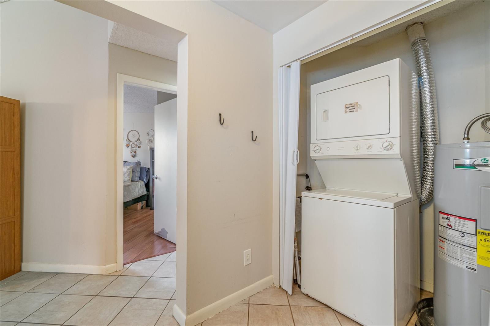 Image 20 of 34 For 2560 Woodgate Boulevard 207