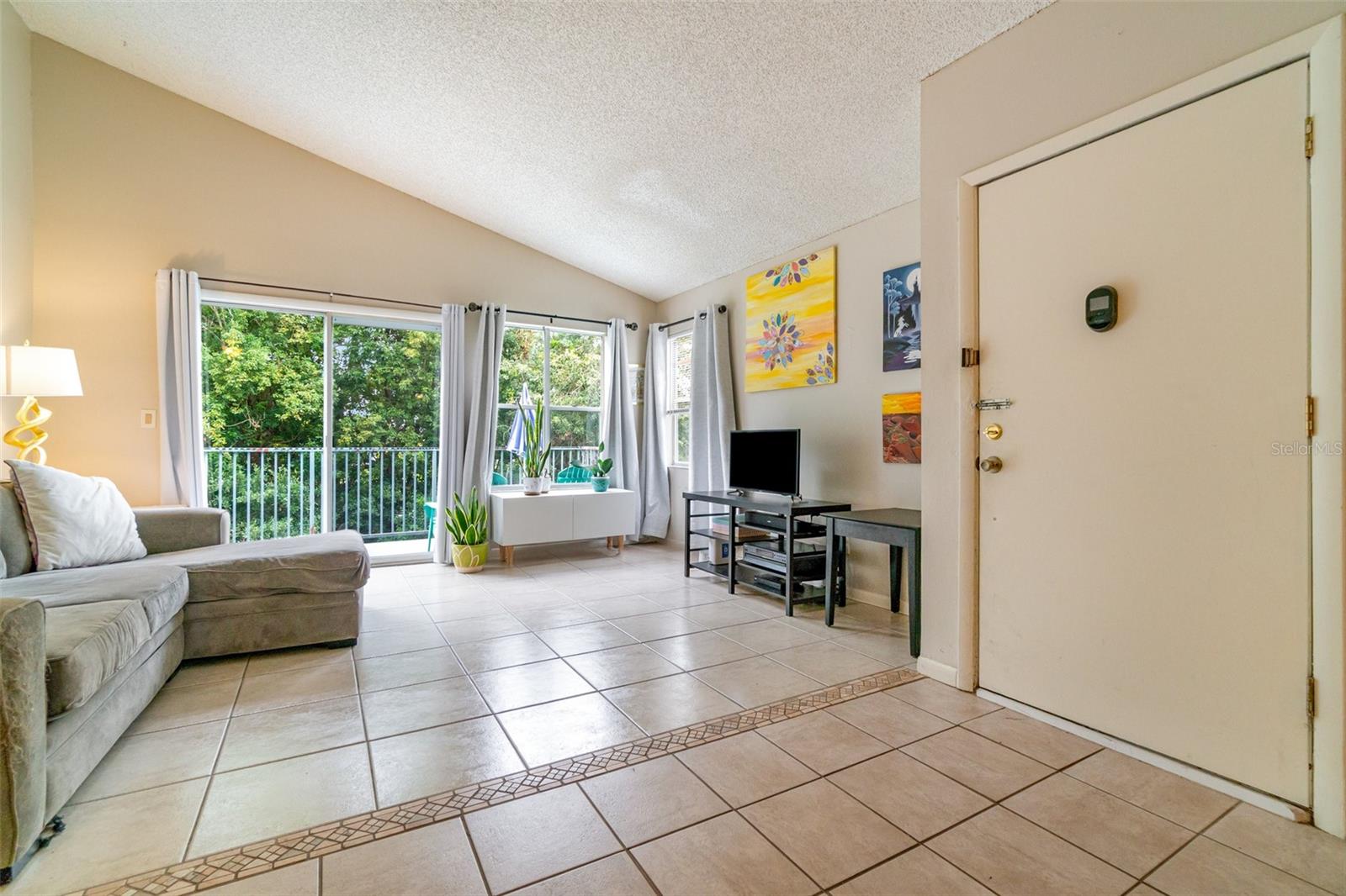 Image 6 of 34 For 2560 Woodgate Boulevard 207