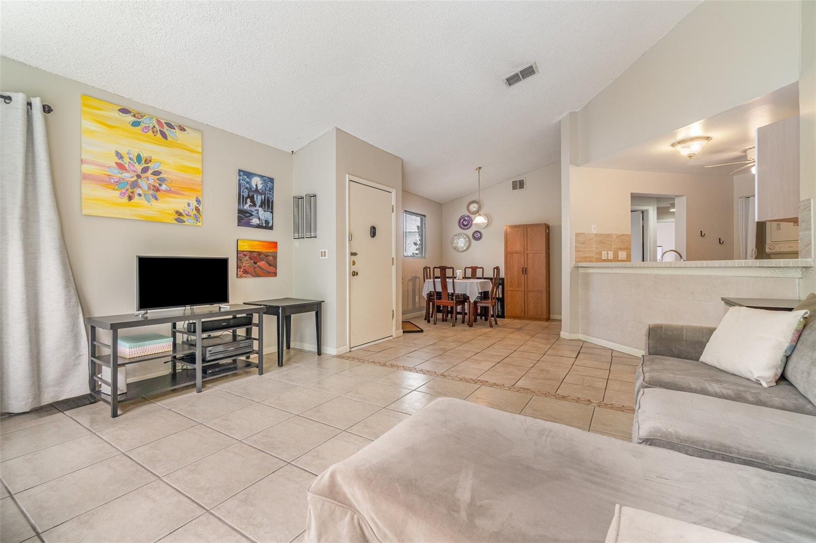 Image 7 of 34 For 2560 Woodgate Boulevard 207