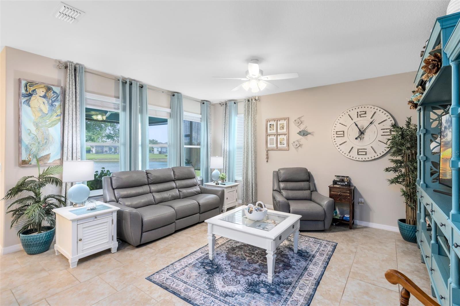 Image 10 of 40 For 672 Victoria Trails Boulevard