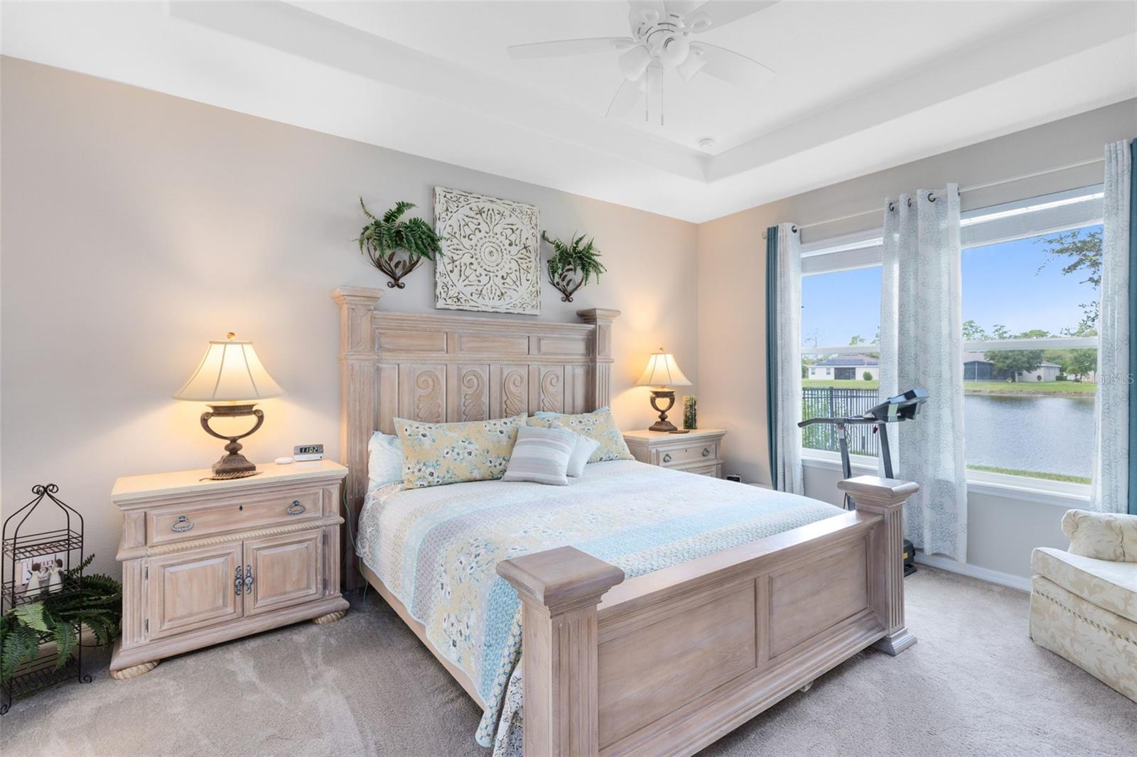 Image 15 of 40 For 672 Victoria Trails Boulevard