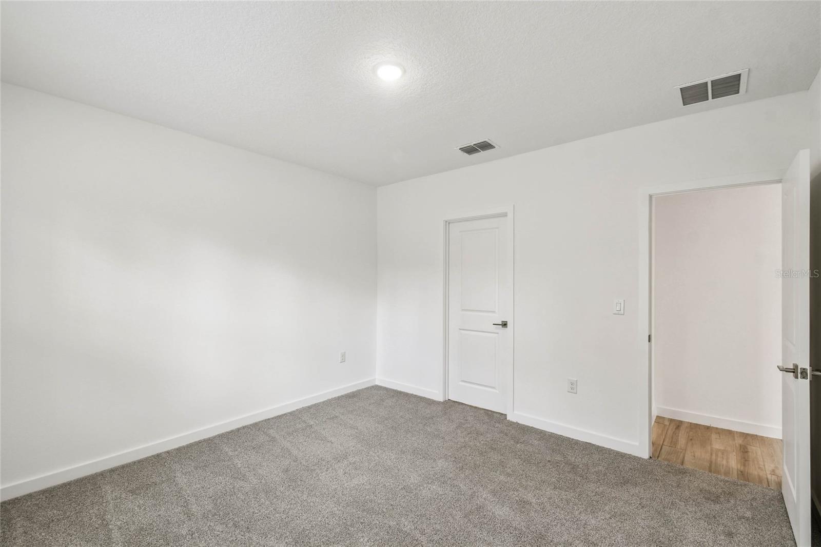 Image 20 of 23 For 2111 Landmark Drive #16