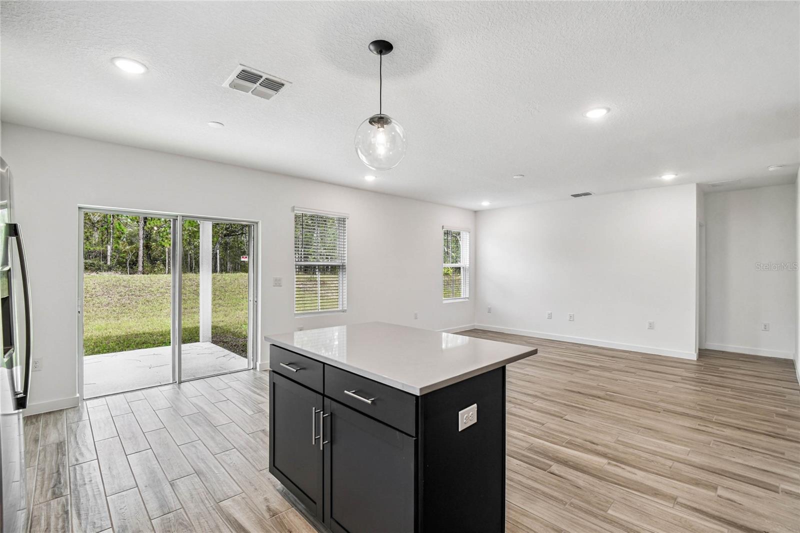 Image 5 of 23 For 2111 Landmark Drive #16