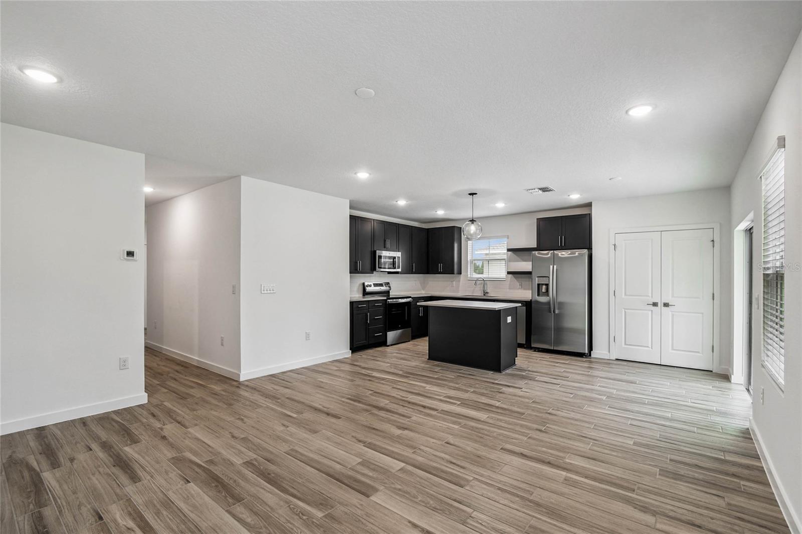 Image 7 of 23 For 2111 Landmark Drive #16